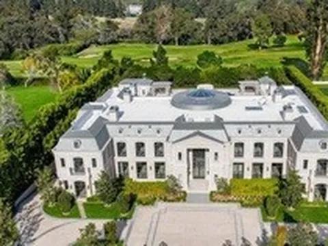 Giới siêu giàu tại Los Angeles (Mỹ) bán tháo biệt thự để né thuế