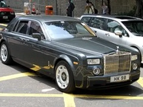 Đây là nơi có mật độ xe Rolls-Royce trên đầu người khủng nhất thế giới, nhan nhản như Vios ở Việt Nam