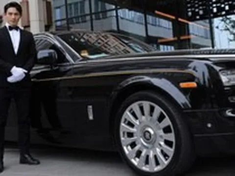 Nhân viên sales tiết lộ bí mật của giới “nhà giàu”: Đi xe xịn nhưng chỉ là đồ thuê, tiền nhiều cũng chẳng mua xế đẹp