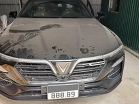 Bốc được biển tứ quý 8, chủ VinFast Lux A2.0 để phủ bụi gần 1 năm không đi rồi bán giá 1,2 tỷ đồng ngang Camry mới