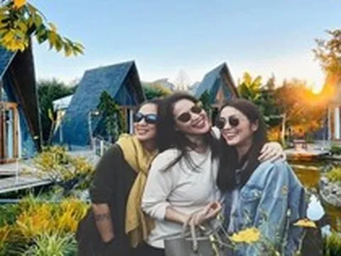 Giá chưa đến 600.000 đồng/đêm, homestay “cổ tích” ẩn mình ở xứ sở ngàn thông Đà Lạt có gì mà Hà Tăng cùng nhóm bạn từng đến mở tiệc?