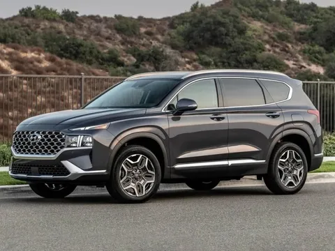 Hyundai SantaFe giảm giá mạnh tại đại lý, có nơi tới 185 triệu đồng