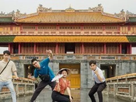 'Du lịch chậm' cùng nhóm bạn trẻ ở Huế