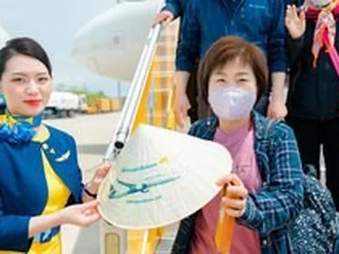 Bất đồng với đề xuất áp giá sàn vé máy bay