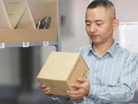 Từ bỏ nghề giáo viên, chàng trai gia nhập “ông lớn” ngành điện tử thế giới: Lên chức vù vù, tậu nhà đẹp chỉ với 3 bí quyết