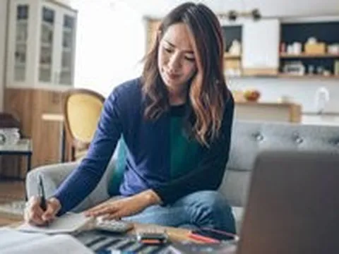 Cách tiết kiệm chi phí và quản lý tiền khi thu nhập bị giảm