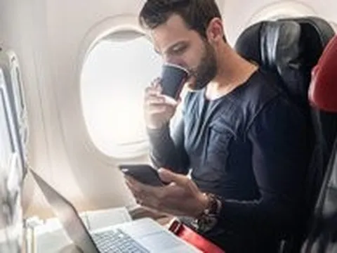 Lý do thật sự khiến bạn phải bật chế độ máy bay trên chuyến bay hoàn toàn không như bạn nghĩ