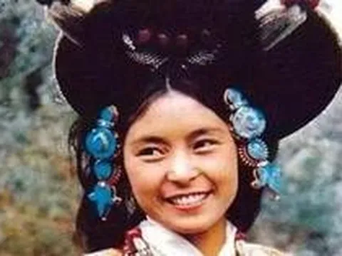 Đeo Rolex, ở nhà dát vàng, dùng toàn đồ xa xỉ - Rốt cuộc quý tộc Tây Tạng xưa giàu có tới mức nào?