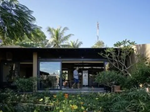 Ngỡ ngàng với nhà vườn tái chế của nhà thơ Đồng Tháp