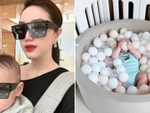 Quý tử nhà Bảo Thy được ‘cưng như trứng mỏng’: Vừa lọt lòng đã ngồi 'siêu xe' 2000 USD, đồ bỉm sữa toàn món 'đắt xắt ra miếng'