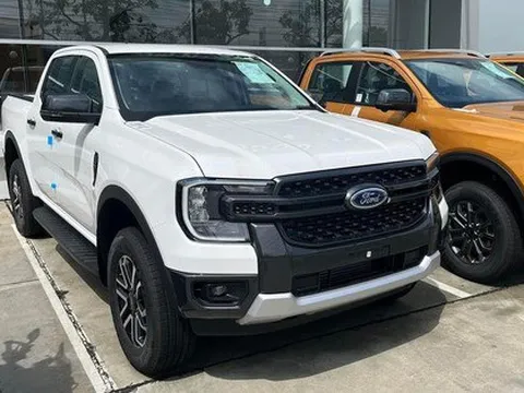 Đại lý tiết lộ trang bị Ford Ranger Sport sắp ra mắt Việt Nam: Giá 864 triệu được ngần này thứ thì Hilux khó có cửa cạnh tranh
