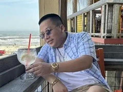 Khoa Pug gây bất mãn với cách làm dịch vụ kiểu: “Bán 1 tháng, đóng cửa 3 ngày đi chơi cho khỏe. Nếu chưa thấy khỏe, đóng luôn 1 tháng”