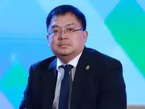 Ai cũng chê Gen Z "thích là nghỉ", riêng sếp Hoàng Nam Tiến lại khuyên: "Thực sự nên đổi chỗ làm việc sau độ 2 - 3 năm"