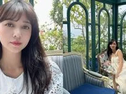 “Đột nhập” penthouse của nữ CEO dùng hũ kem 42 triệu: Trồng mận sai trĩu quả ở ban công view nhìn ra Landmark 81, đèn chùm nước hoa có 1-0-2