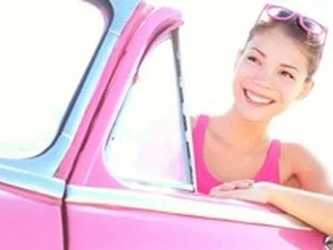 10 màu xe thường được phái đẹp ưa thích hơn cả: Màu của bạn là gì?