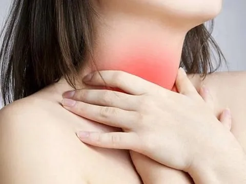 Ợ chua, khó nuốt suốt 3 tháng, người phụ nữ phát hiện khối u như hình móng ngựa trong thực quản