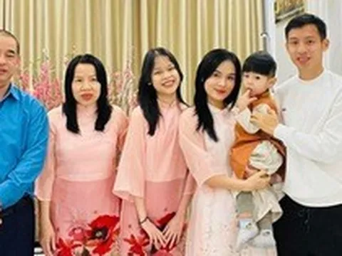 Cuộc sống viên mãn của cầu thủ Hùng Dũng: Ở biệt thự hơn 10 tỷ, bình yên bên vợ đẹp con ngoan