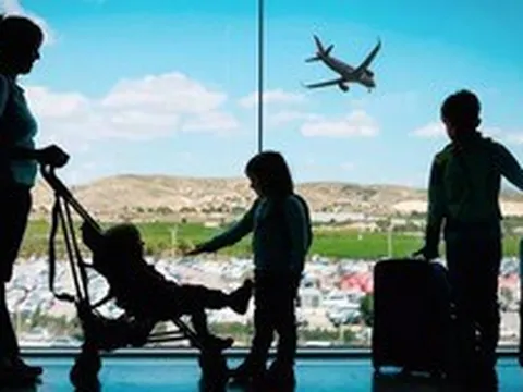 Có nên cho con nhỏ đi du lịch sớm? Chuyên gia khẳng định những lợi ích to lớn không sách vở nào mang lại được