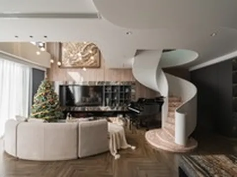 Quý cô độc thân sống trong căn Duplex trị giá gần 20 tỷ đồng với nội thất từ đá tự nhiên, thiết kế vừa mềm mại vừa thông minh để tối ưu hóa diện tích