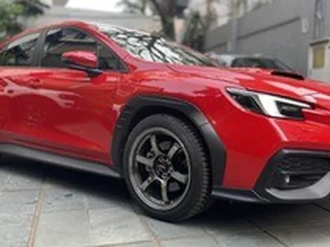 Dù là xe Nhật hiếm, chiếc Subaru WRX chưa chạy hết rốt-đa bán rẻ hơn xe mới 400 triệu đồng, chủ xe còn tặng thêm nhiều đồ hiệu cho người mua