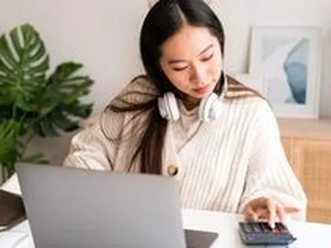 Nếu quy tắc 50/30/20 khó giữ được tiền, hãy chuyển sang quy tắc 70/20/10