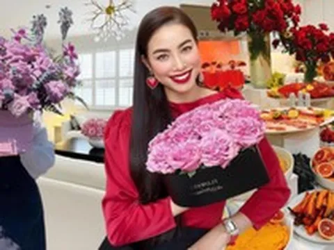 Công việc hiện tại của Phạm Hương trên đất Mỹ: Làm vợ, làm mẹ và làm bà chủ shop hoa tươi