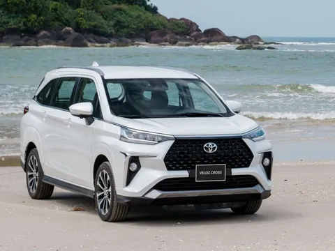 Bảng giá xe Toyota tháng 4: Veloz Cross xả hàng, ưu đãi tới 50 triệu đồng