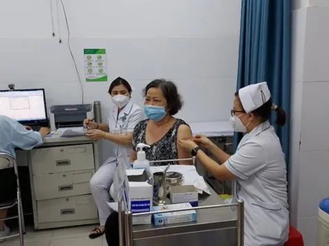Tăng ca mắc COVID-19: Không phải điều bất thường