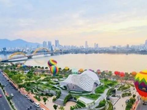 Du lịch dịp 30/4-1/5: Khi khách 'quay xe', giá vé máy bay giảm vẫn khó gỡ