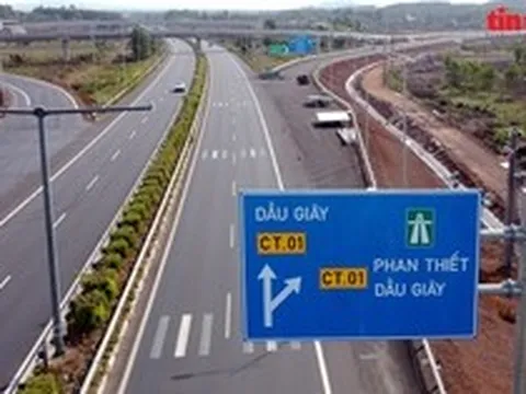 Ngăm cao tốc Mai Sơn - QL45 và Phan Thiết - Dầu Giây trong ngày khánh thành 29/4
