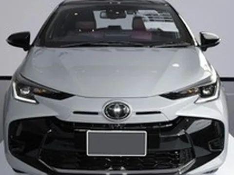 Toyota Vios 2023 ra mắt ngày 10/5 tại Việt Nam: Màn hình 9 inch, lẫy chuyển số, thêm trang bị an toàn cao cấp như Altis