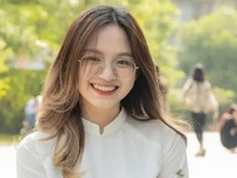 Học vấn của TikToker "vừa xinh vừa giỏi" Hà Mã Tấu: Là SV ĐH top đầu, chưa tốt nghiệp đã đi làm ở một loạt tập đoàn "xịn xò"