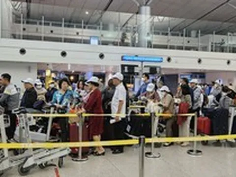 Vé máy bay giờ chót dịp lễ 30-4 còn nhiều, giá giảm sốc