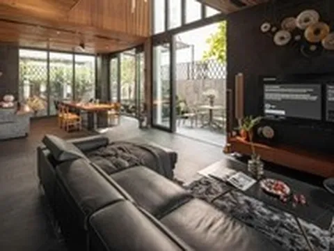 Cưới nhau 10 năm thì chuyển nhà 5 lần: Cặp đôi chi tiền tỷ để thỏa đam mê, căn nhà “chốt hạ" nhìn đâu cũng thấy “lạ mắt, đắt tiền”