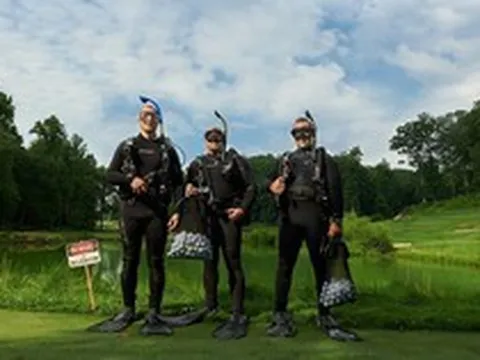 Công việc nhặt bóng golf dưới hồ: Thu nhập cao nhưng nguy hiểm rình rập