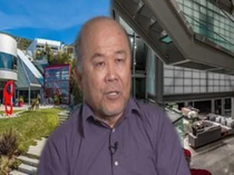 Mua mảnh đất 49 tỷ đồng, bác sĩ 59 tuổi xây dinh thự độc lạ rồi rao bán với giá gấp 32 lần: Mất 6 năm mới hoàn thiện nhưng không đầu tư "hình thức"