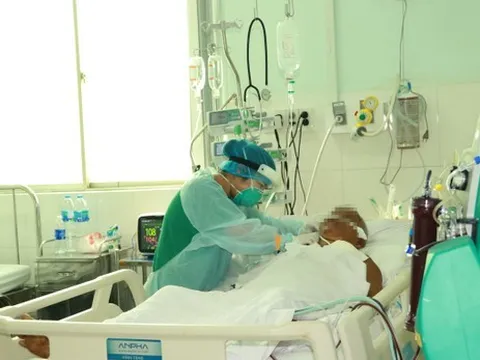 Dịch Covid-19 bùng phát trở lại: Băn khoăn về mũi tiêm vaccine tăng cường