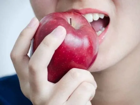 Ăn táo có thật tốt đủ đường, ngăn ngừa cả ung thư?