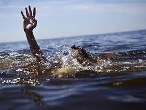 Nghệ An: Đi tắm biển bé trai bị nước cuối trôi mất tích