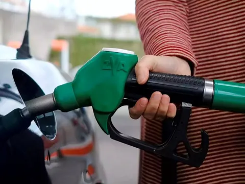 Bất chấp những lời 'chê bai', dầu Nga vẫn ồ ạt chảy đi khắp châu Âu nhờ một quốc gia châu Á