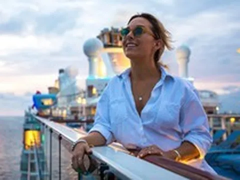 Trải lòng của ca sĩ 13 năm hát trên du thuyền xa xỉ: Tận hưởng cuộc sống hào nhoáng nhưng vẫn luôn thiếu một điều quan trọng, du lịch quanh năm cũng không đánh đổi được