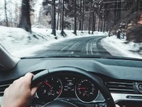 Những thói quen khiến ô tô nhanh hỏng rất nhiều tài xế mắc phải