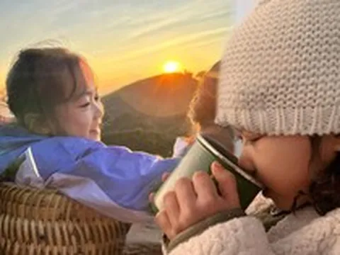 2 ngày không điện, không internet của bố mẹ và em bé 5 tuổi chinh phục đỉnh Lảo Thẩn - Nóc nhà Y Tý