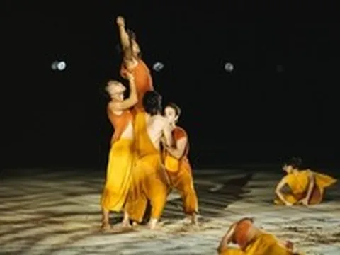 Thiên nhiên tuyệt mỹ và con người "hòa vào làm một" tại show diễn nghệ thuật "độc nhất vô nhị" ở Côn Đảo