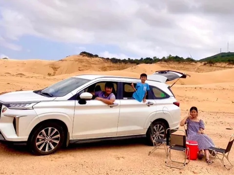 Ham vui đem Toyota Veloz đi đồi cát ở Bình Định rồi suýt sa lầy, chủ xe thoát nạn nhờ ‘nảy số’ nhớ ra mẹo đọc trên mạng