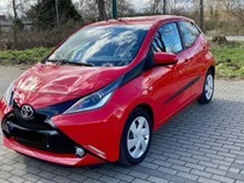 Chiếc Toyota ngang cỡ Wigo siêu hiếm này xuất hiện trở lại Việt Nam: Từng có giá gần 800 triệu nhưng nội thất đơn sơ hơn Morning, i10