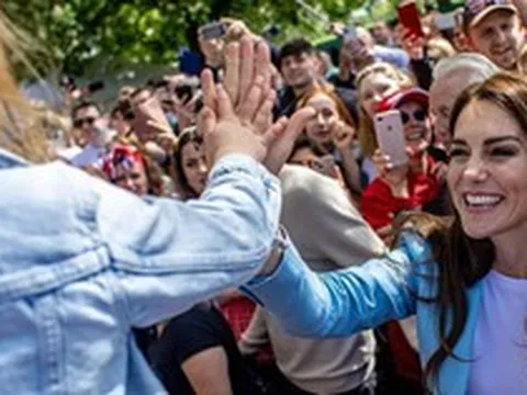 Vương phi Kate lần đầu lộ diện sau Lễ đăng quang vua Charles, lập tức ghi trọn điểm 10 bởi hành động không thể tinh tế hơn