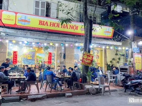 Cặp đối thủ ngành bia "dắt tay" nhau đi lùi trong quý đầu năm
