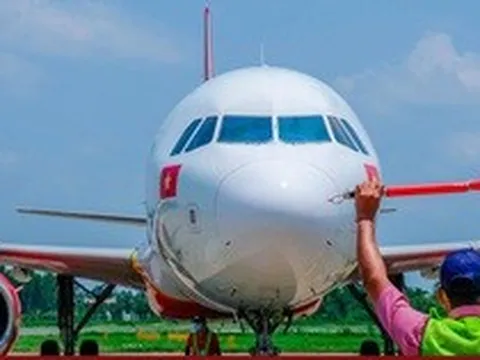 Nên hay không bỏ trần giá vé máy bay?