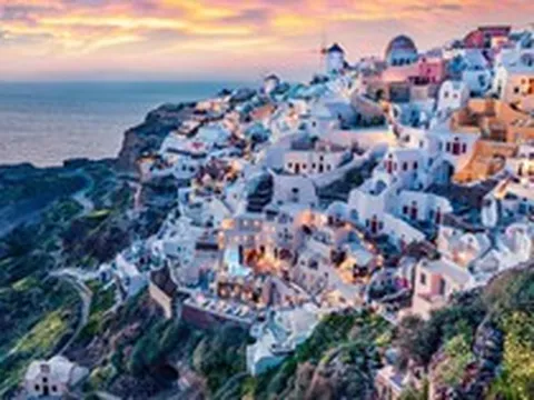 Hành trình đắt đỏ tại "hòn đảo của những vị thần": Có gì mà du khách sẵn sàng bỏ tới gần 10 triệu/ngày để tham quan?